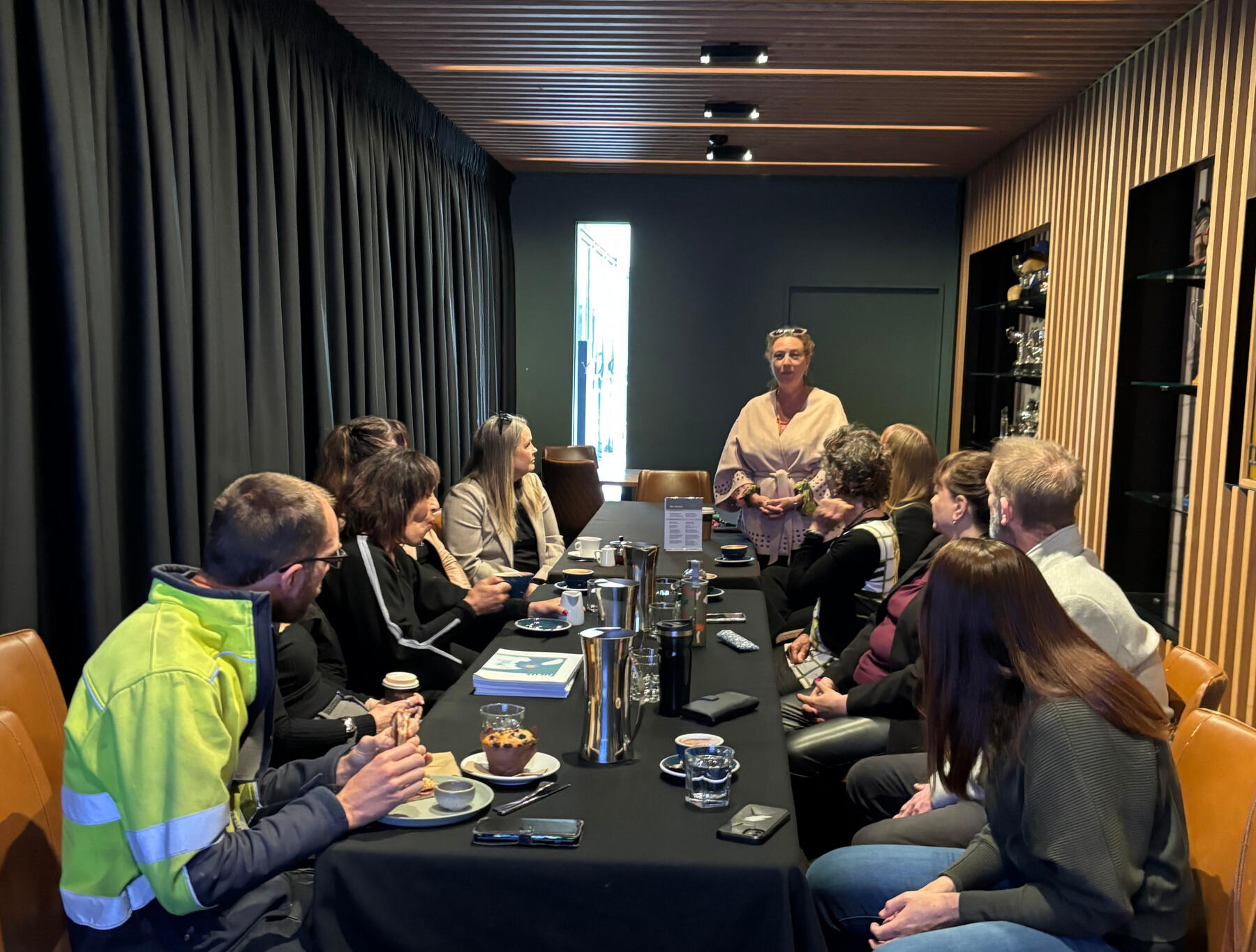 Tag Circle collaboration networking chatting in networking group